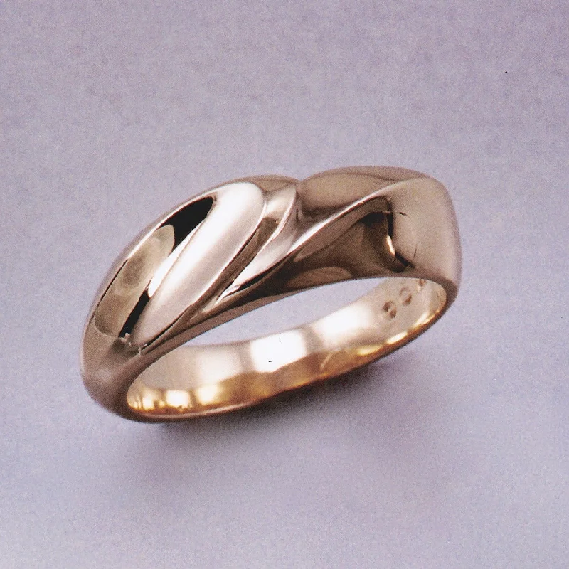 gold ring for men with initials -Gents' Moiré Ring